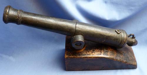 C.1770 Dutch VOC Lantaka Bronze Cannon