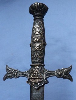 Quality militaria, swords, edged weapons, antiques and collectables ...